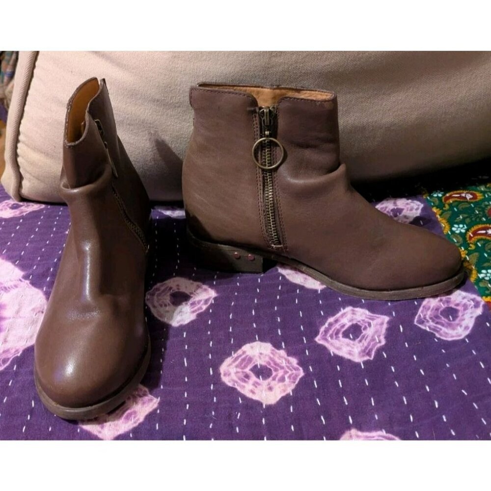 Beek Quail Leather Size 5 Slouch Ankle Booties Boots Brown Side Zip Womens